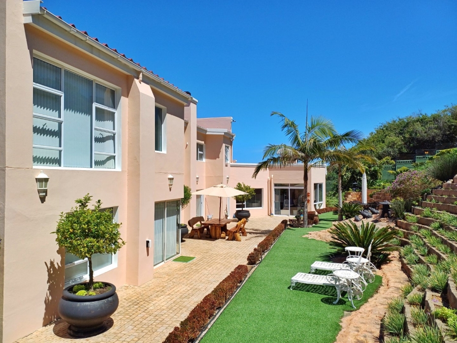 5 Bedroom Property for Sale in Outeniqua Strand Western Cape